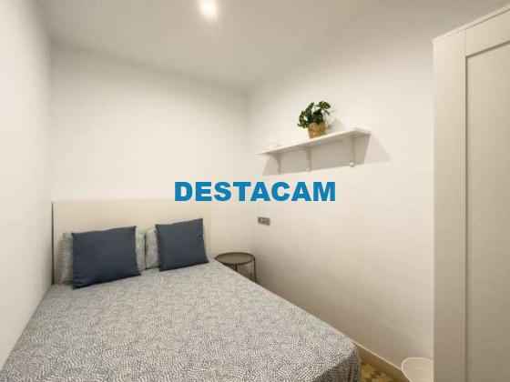 Alquiler de habitaciones en apartamento de 7 dormitorios en Barcelona