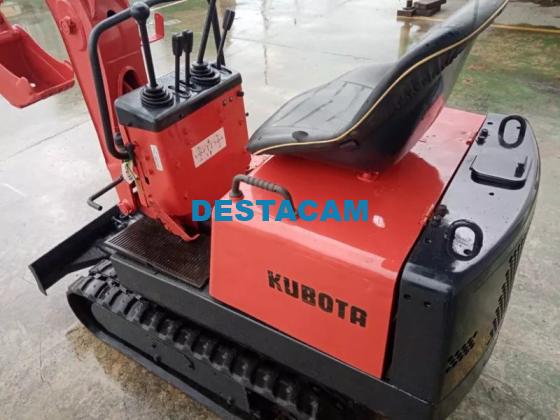 MINI EXCAVADORA KUBOTA 700KG