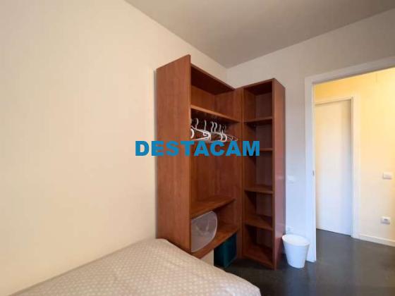 Habitación en apartamento de 3 dormitorios en Vila Olímpica, Barcelona