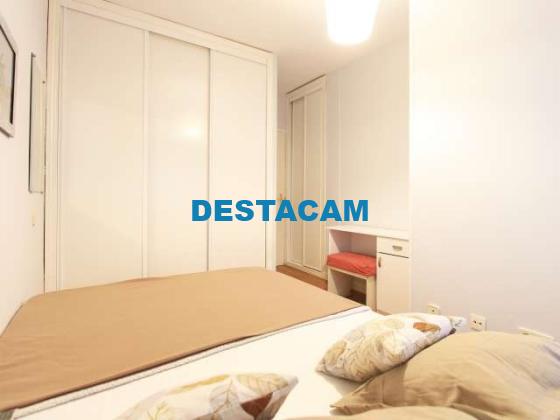 Buena habitación en apartamento de 5 dormitorios en Chamartín, Madrid