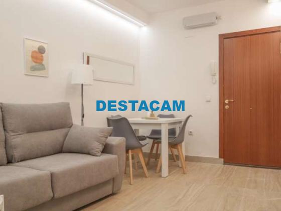 Apartamento de 1 dormitorio en alquiler en Valdeacederas, Madrid