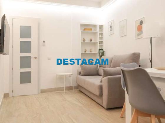 Apartamento de 1 dormitorio en alquiler en Valdeacederas, Madrid