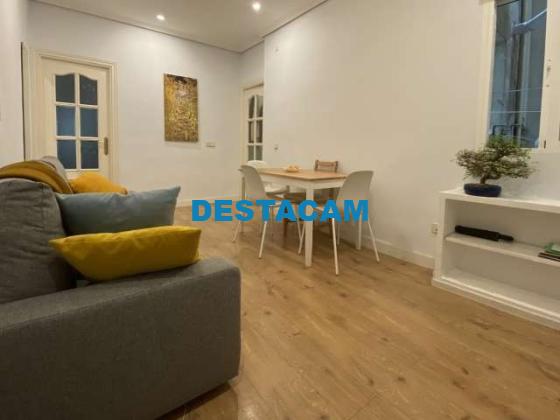 Apartamento de 2 dormitorios en alquiler en Ibiza, Madrid