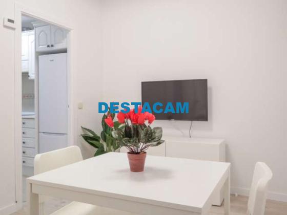 Apartamento de 2 dormitorios en alquiler en Arganzuela, Madrid