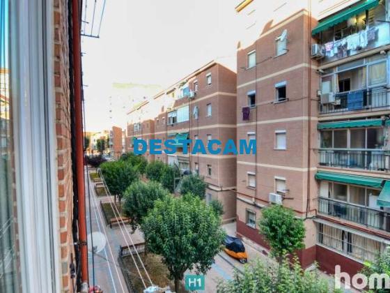 Gran habitación en apartamento de 4 dormitorios en Getafe, Madrid