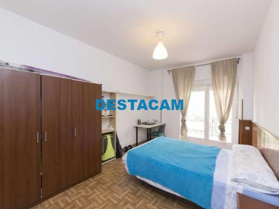 Habitación amueblada en un apartamento de 7 dormitorios en Tetuan, Madrid