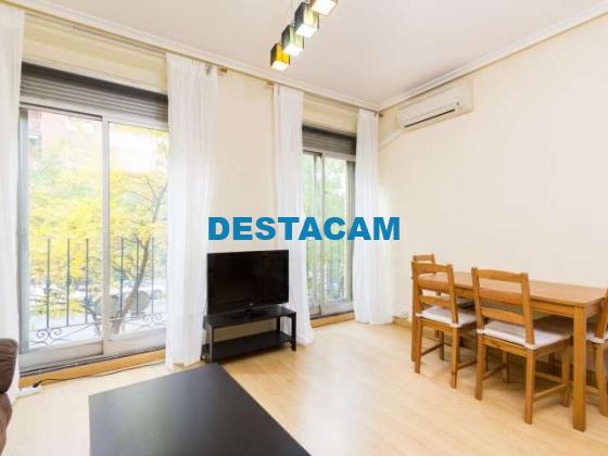 Apartamento de 2 dormitorios en alquiler - Almagro y Trafalgar, Madrid