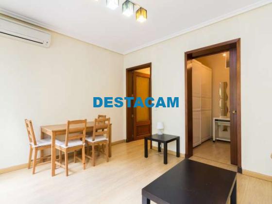 Apartamento de 2 dormitorios en alquiler - Almagro y Trafalgar, Madrid