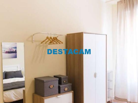 Habitación acogedora en apartamento de 5 dormitorios en Tetuán, Madrid