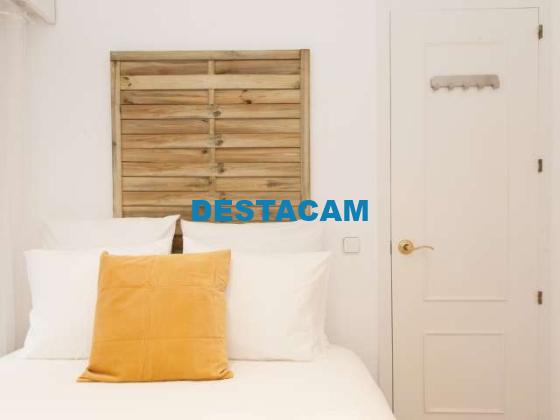 Relajante habitación en apartamento de 5 dormitorios en Salamanca, Madrid