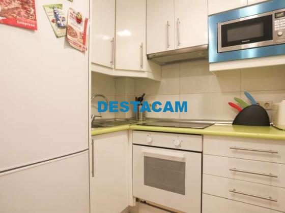 Apartamento de 3 dormitorios en alquiler en Pacífico, Madrid