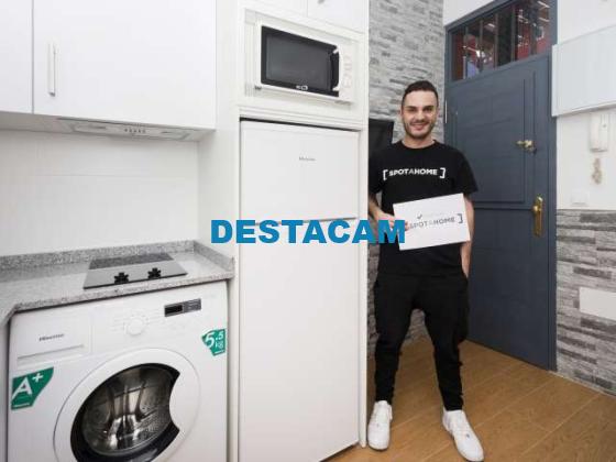 Apartamento ecléctico de 2 dormitorios en Lavapiés, Madrid