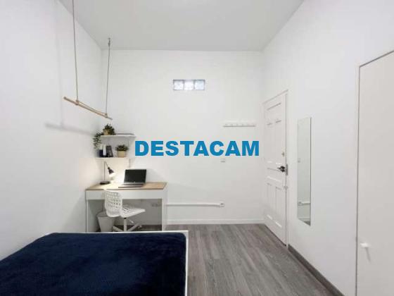 Amplia habitación en apartamento de 6 dormitorios en Malasaña, Madrid