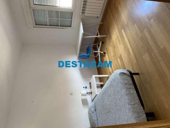 Se alquila habitación en apartamento de 3 dormitorios en Madrid