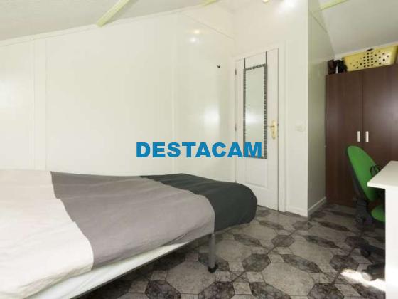 Dormitorio en piso compartido en Villaviciosa de Odón, Madrid