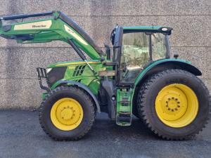 JOHN DEERE 6215R