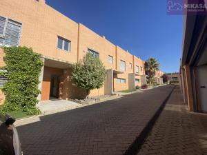 CHALET ADOSADO EN MADRID,ARROYOMOLINOS