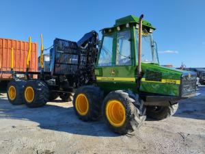 VENDO AUTOCARGADOR FORESTAL TIMBERJACK 12/10 AñO 98 TIENE UN FALLO EN UNA CARDILLA TRASERA POR LO D