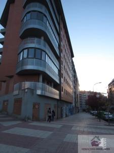 LOCAL ADOSADO EN TERUEL,TERUEL